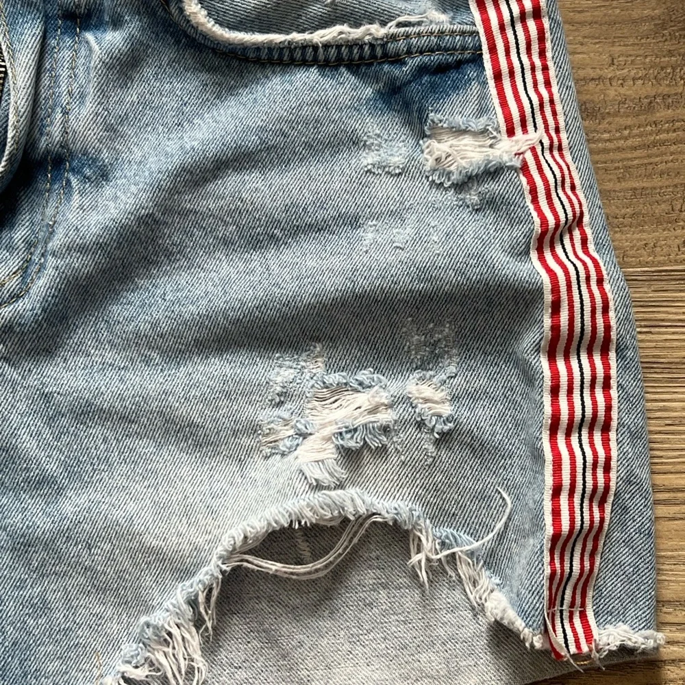Stradivarius Light Blue‎ Distressed Jean Shorts with Red Accents